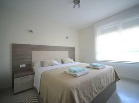 Lagoon Apartment