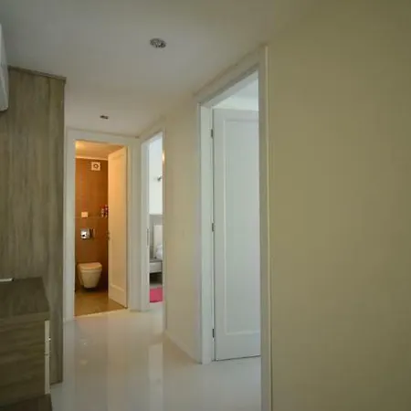 Lagoon Apartment
