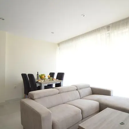 Lagoon Apartament *
